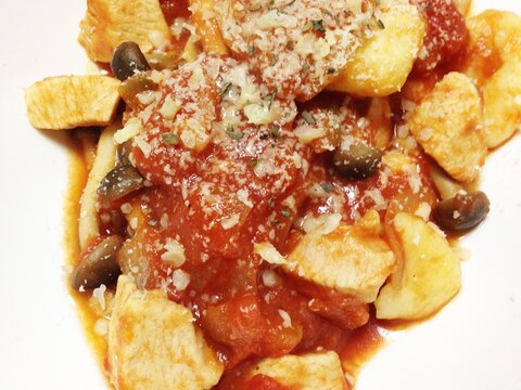 鶏肉としめじのたっぷりトマトソースニョッキ